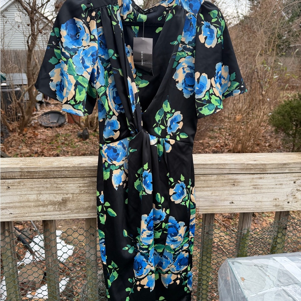 Nwt Zara Basic Collection Size M Flutter Sleeve W… - image 2